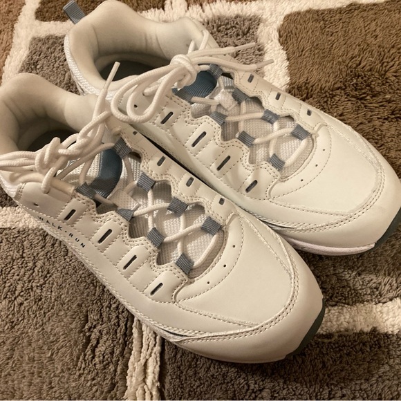 Easy Spirit / Brand New ROMY / Women’s Running Shoes / Classic White 10M / 🌸🌸 - Picture 2 of 6